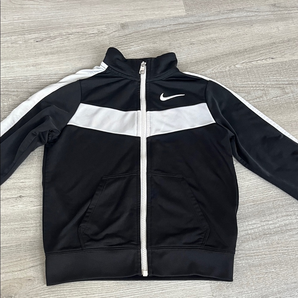 Nike Kids Black and Gray Zip-Up Jacket